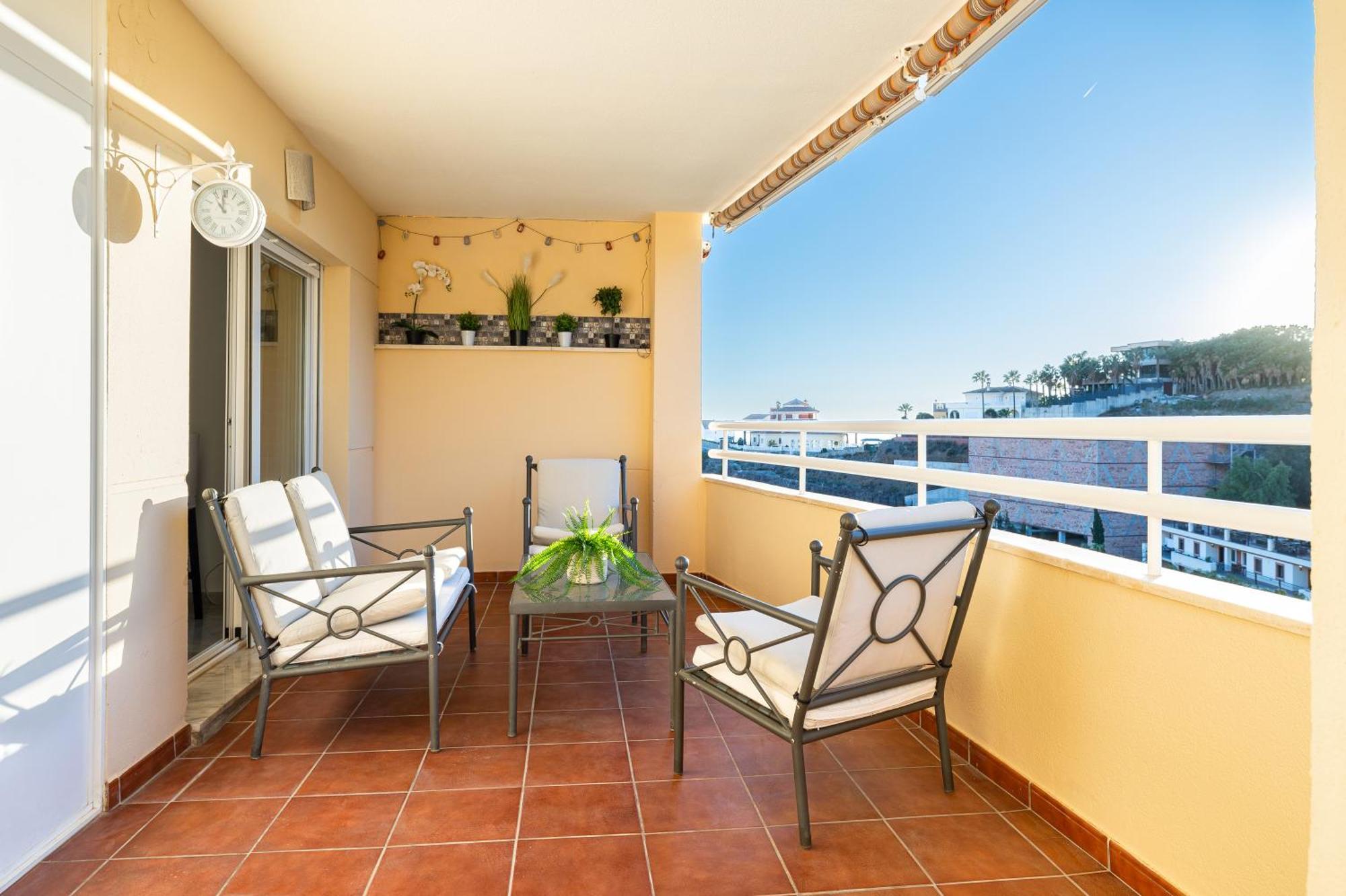 Holidays2Nueva Torrequebrada 2 Bedrooms And 2 Bathrooms, Terrace, Community Pool And Garage Беналмадена Екстериор снимка