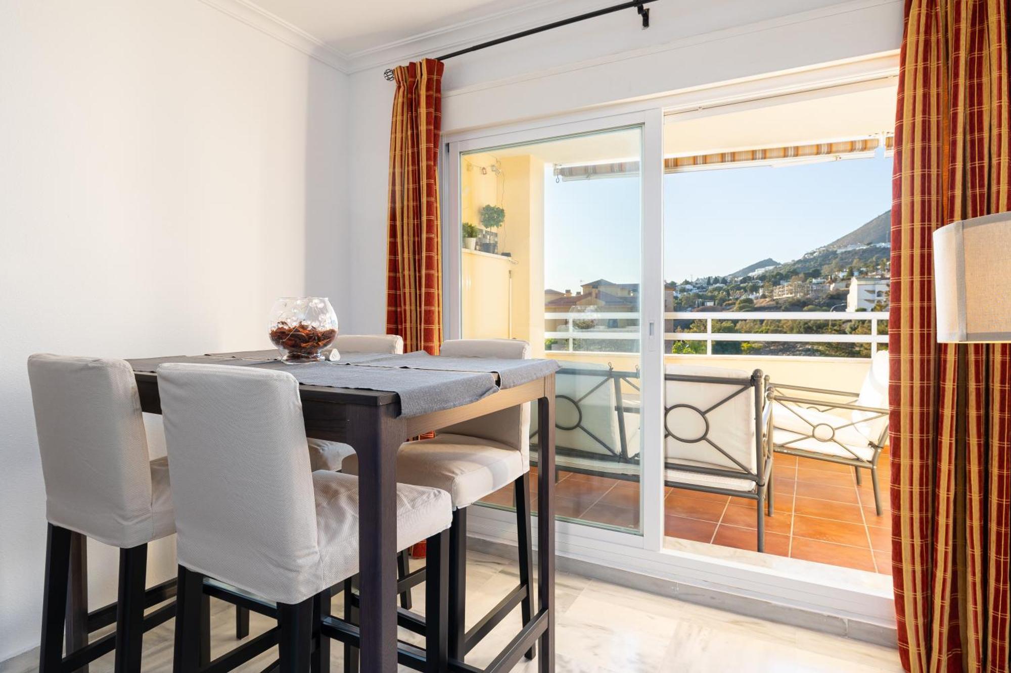 Holidays2Nueva Torrequebrada 2 Bedrooms And 2 Bathrooms, Terrace, Community Pool And Garage Беналмадена Екстериор снимка