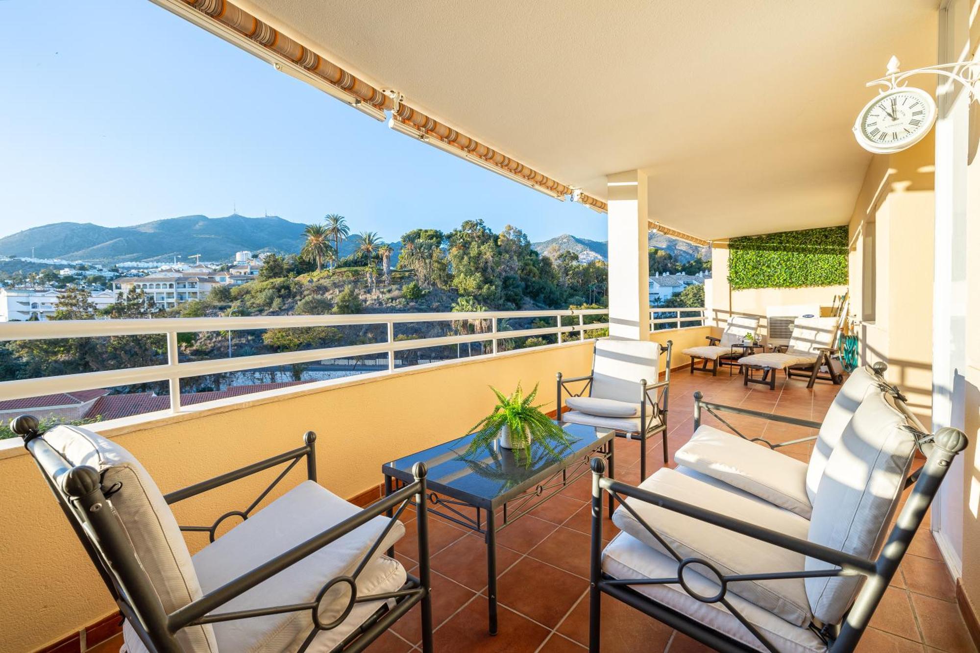 Holidays2Nueva Torrequebrada 2 Bedrooms And 2 Bathrooms, Terrace, Community Pool And Garage Беналмадена Екстериор снимка