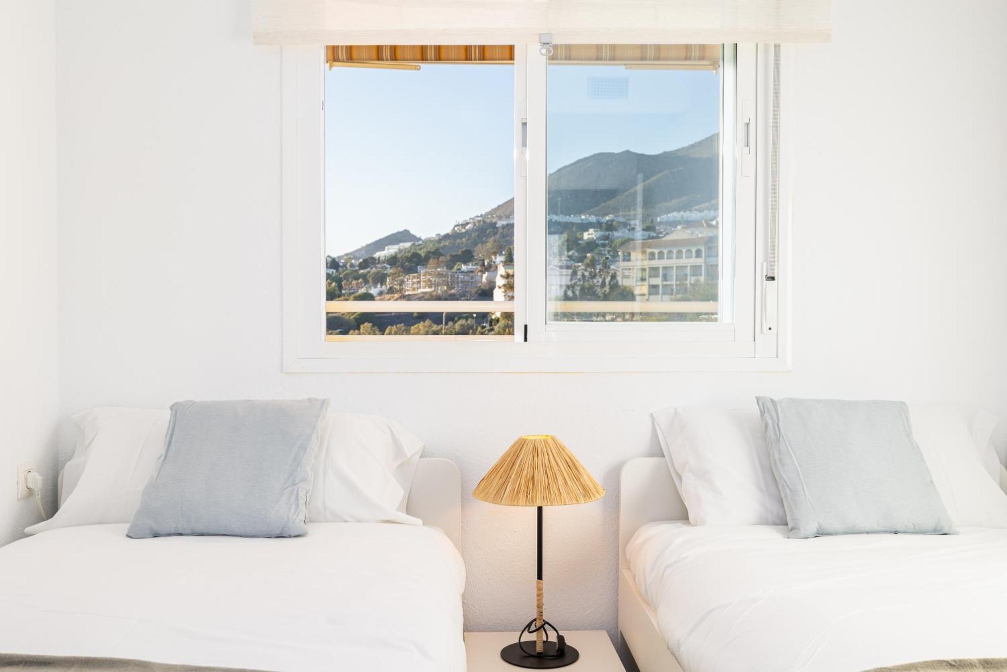 Holidays2Nueva Torrequebrada 2 Bedrooms And 2 Bathrooms, Terrace, Community Pool And Garage Беналмадена Екстериор снимка